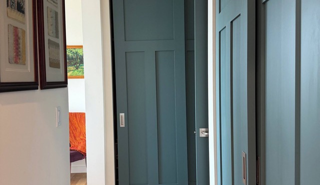 Secluded Mountain Top Estate. AMAZING VIEWS from a serene location.