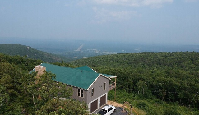 Secluded Mountain Cabin with Spectacular Views- Hiker's Dream
