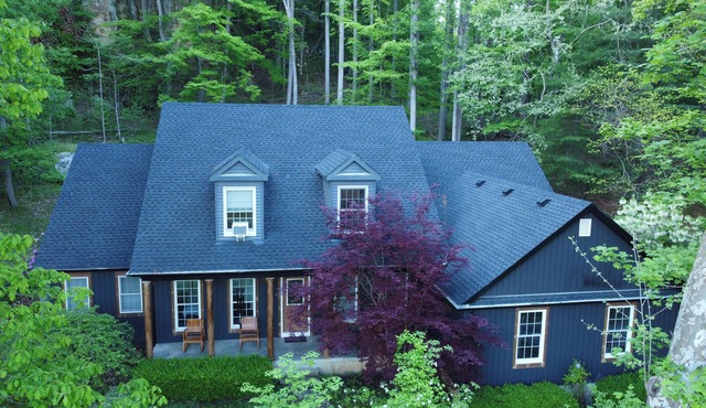Secluded mountain view cabin near Hocking hills