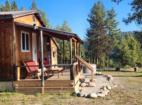 Secluded Mountaintop Cabin on 13 acres overlooking Republic and Kettle Range