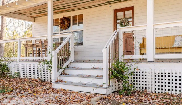 Secluded Mountaintop Cottage on 10 Acres