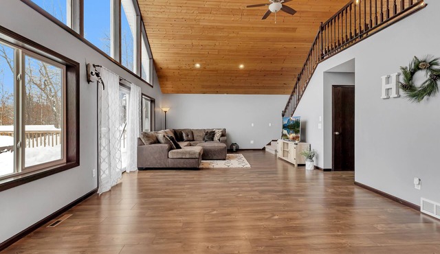 Secluded multi-family lakeside getaway Alexandria