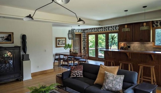 Secluded nature retreat - 60 acres with private lake