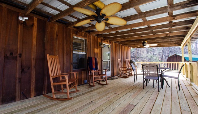 Secluded Nature Retreat w/Huge Deck, Hot Tub & Fast Wi‑Fi