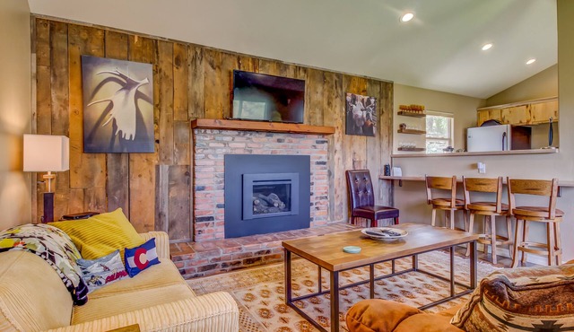 Secluded & newly remodeled Durango beauty close to town with large yard