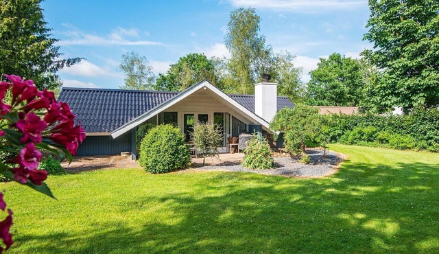 Secluded Oasis by Kvie Lake-By Traum