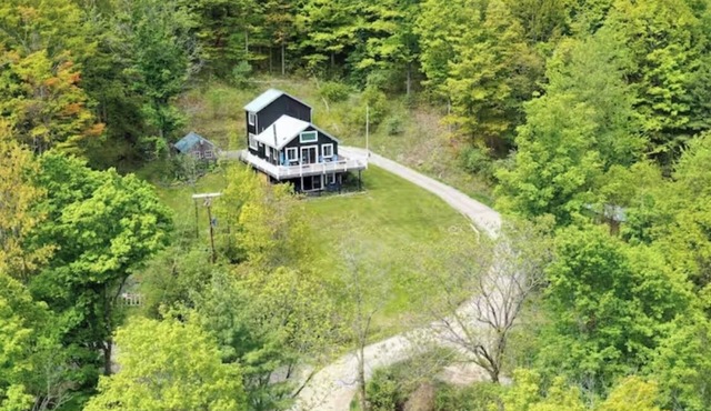 Secluded Oasis: Luxurious Retreat with Stunning Views 2BR/1BA