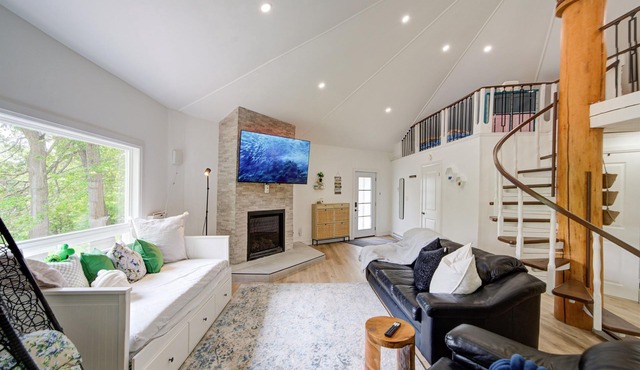 Secluded Ontario Lakehouse | Starlink+Night Skies