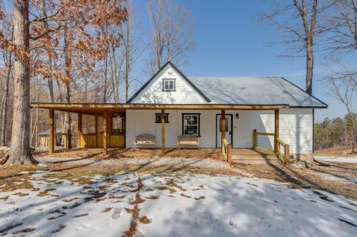 Secluded Ozark Hideaway 13 Mi to Table Rock Lake