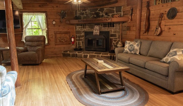 Secluded Ozark Retreat | Near White River & Caverns