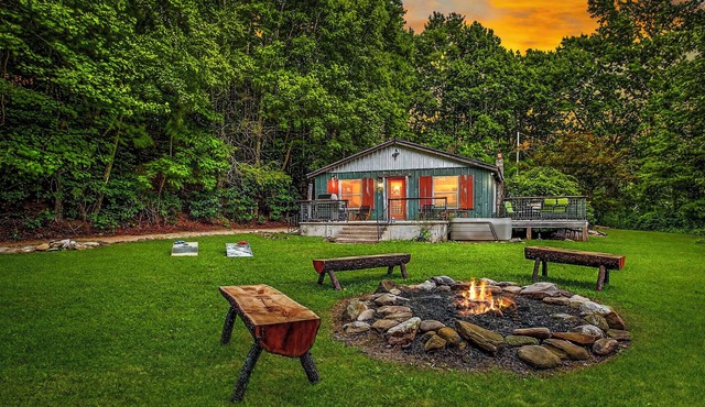 Secluded, parkway, spring, hiking on property, hot tub, pets, fire pit, 360 tour