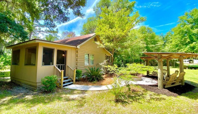 Secluded, peaceful Coastal Log Cabin with hot tub.