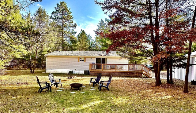 Secluded/Pet-friendly home on 3+ acres, close to downtown Hayward/ATV Trails