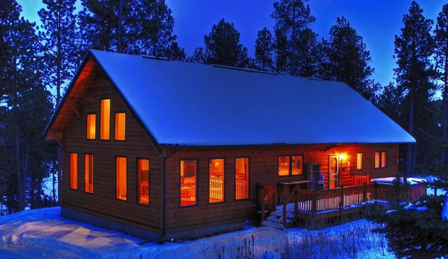 Secluded Pines Cabin in the Black Hills - Relaxing Getaway