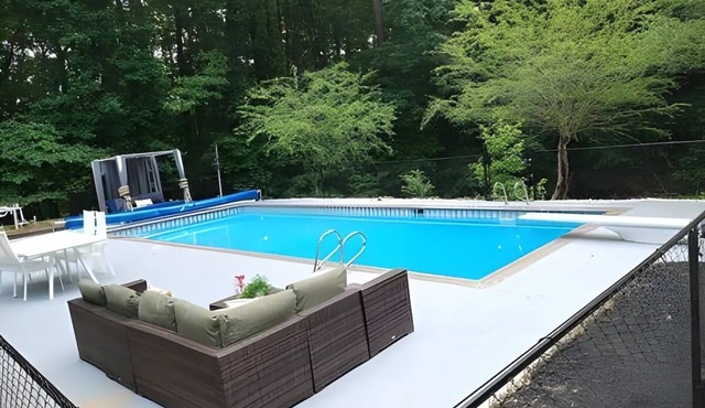 Secluded PoolHouse Estate