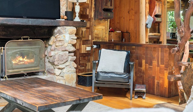 Secluded rainforest retreat surrounded by nature!