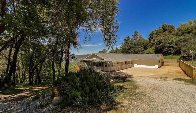 Secluded Remodeled Home on 5 Acres Near Columbia State Park