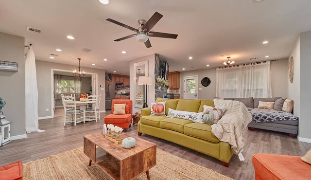 Secluded renovated 3/2 country home with view