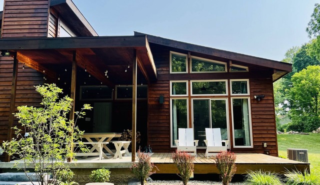 Secluded & Restful! Modern Cabin-close to South Haven, Fennville, Saugatuck!