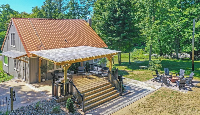 Secluded Retreat, Hot Tub, Fire Pit, Wildlife Views, Near New Buffalo Beach!