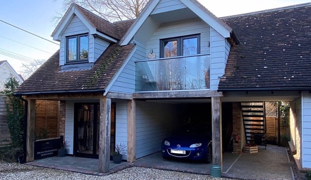 Secluded Retreat - in the heart of the Anchorage