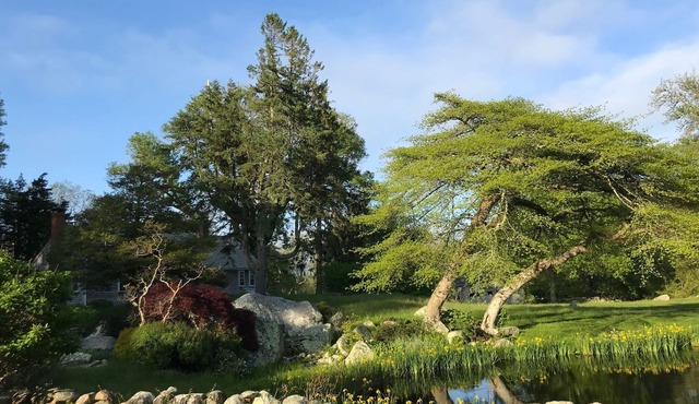 Secluded retreat in Seven Gates Farm on 7 Acres, Private Beach, Tennis, Pond