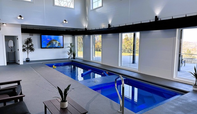 Secluded Retreat ~ Indoor Pool ~ Hot Tub ~Close To Sundown Mountain