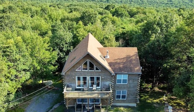 Secluded Retreat w Beach/Lake Access: Hot Tub, BBQ, Sleeps 16