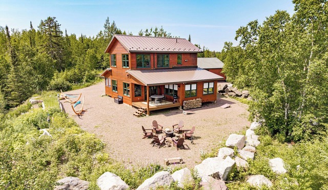 Secluded retreat with breathtaking views of Lake Superior and private Hot Tub