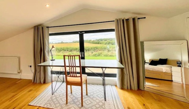 Secluded Ridgeway View Barn Conversion