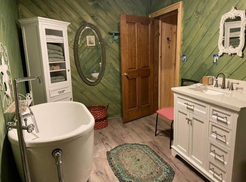 Secluded River Overlook Cabin on 160 acres.