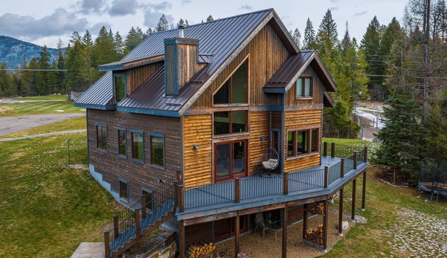 Secluded River Retreat 8 minutes from West Entrance to Glacier National Park.