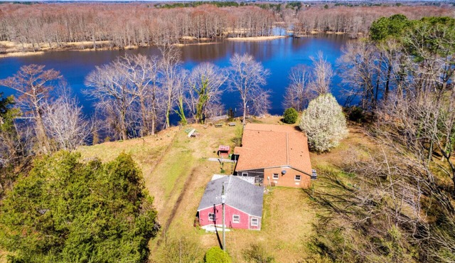 Secluded Riverfront Home + Deep Water Boat Dock - Between Williamsburg-Richmond