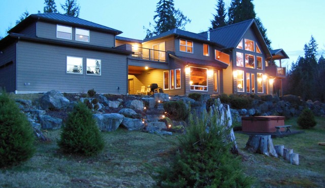 Secluded RIVERFRONT 7-Acre Getaway w/Mt. Rainier Views, Hot Tub & River Access