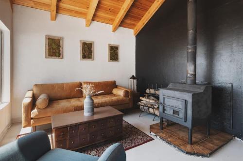 Secluded rustic 1-bedroom cabin on private land