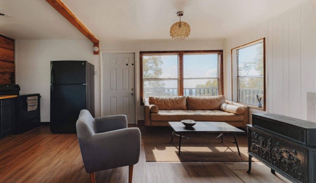 Secluded rustic 2-bedroom cabin on nature retreat