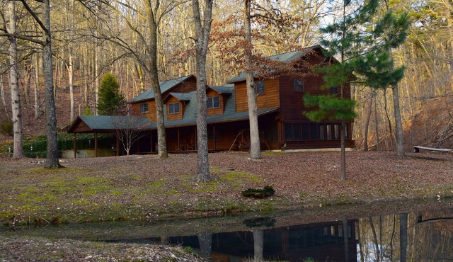 Secluded Rustic Cabin w/Wifi on 160 Acres near Illinois River & Lake Tenkiller