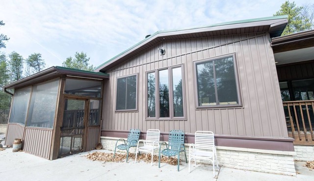 SECLUDED RUSTIC RETREAT - PET FRIENDLY
