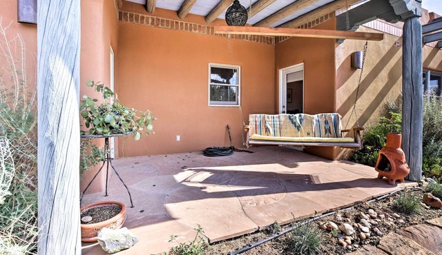 Secluded Santa Fe Guest Home - 3 miles from the Plaza!