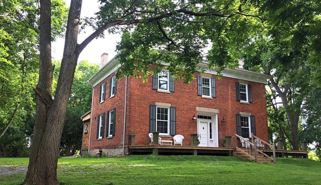 Secluded & Serene - 1845 Regency Manor Home