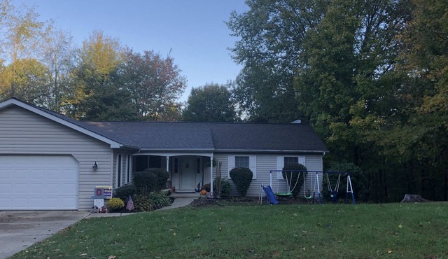 Secluded Secondary Cottage that Sleeps 8 Room for More with air mattresses