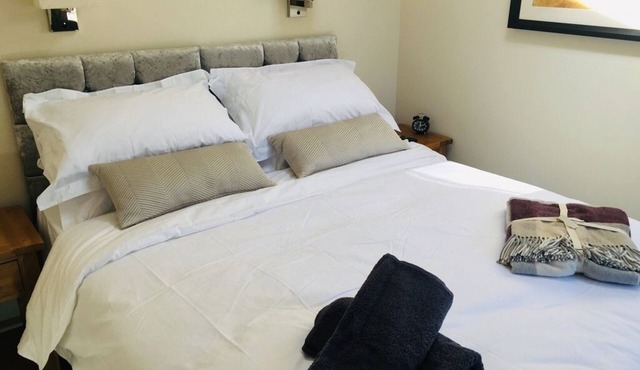 Secluded, self-contained converted stables, Russet