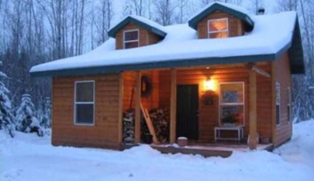 Secluded Serenity - Rustic Cabin Nestled in the Northwoods