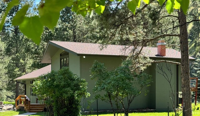 Secluded Setting On French Creek In The Southern Black Hills