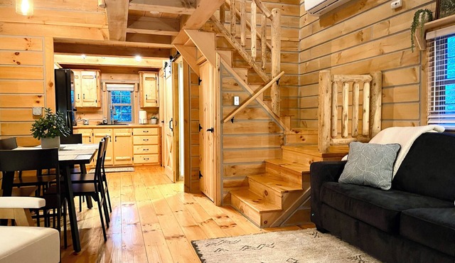 Secluded Shipshewana Log Cabin | In the Woods |