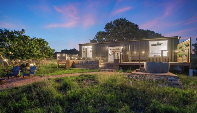 Secluded Soulcation 6 Acres + Private Hot Tub Under the Stars