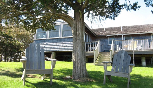 Secluded, spacious, clean, pet friendly cottage that sleeps 6