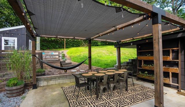 Secluded, Spacious Retreat with Sports Field - Only 13 mins to Downtown!