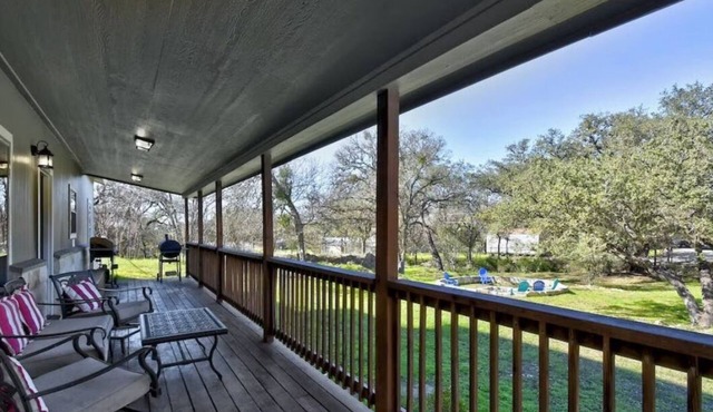 Secluded - Spacious - Convenient Location!nnSleeps 14 – 22