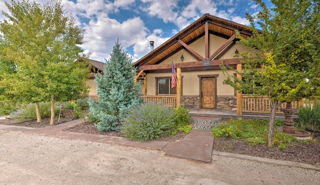 Secluded Sterling Abode: Near Palisade State Park!